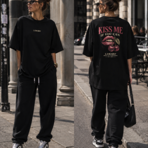 LAMARO Kiss Me If You Can Oversized T-Shirt mit Backprint